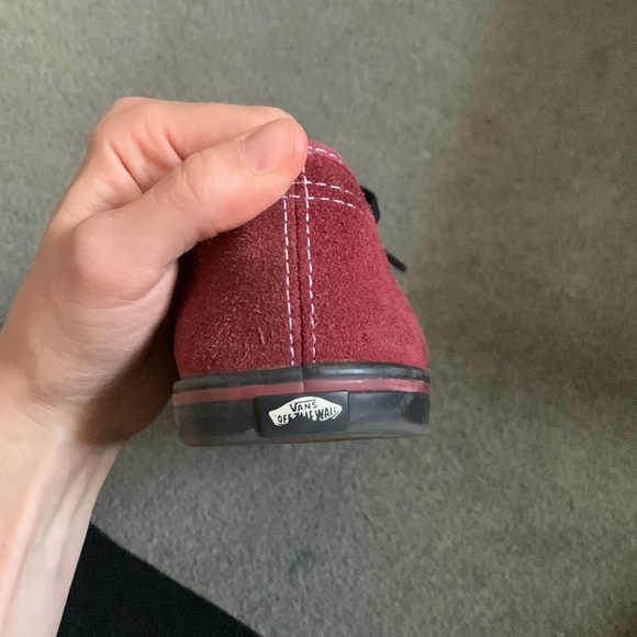 Maroon vans - Picture 7 of 8